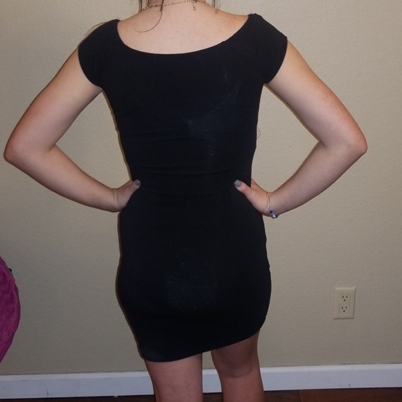 Heart and Hips Black Dress - Picture 4 of 5